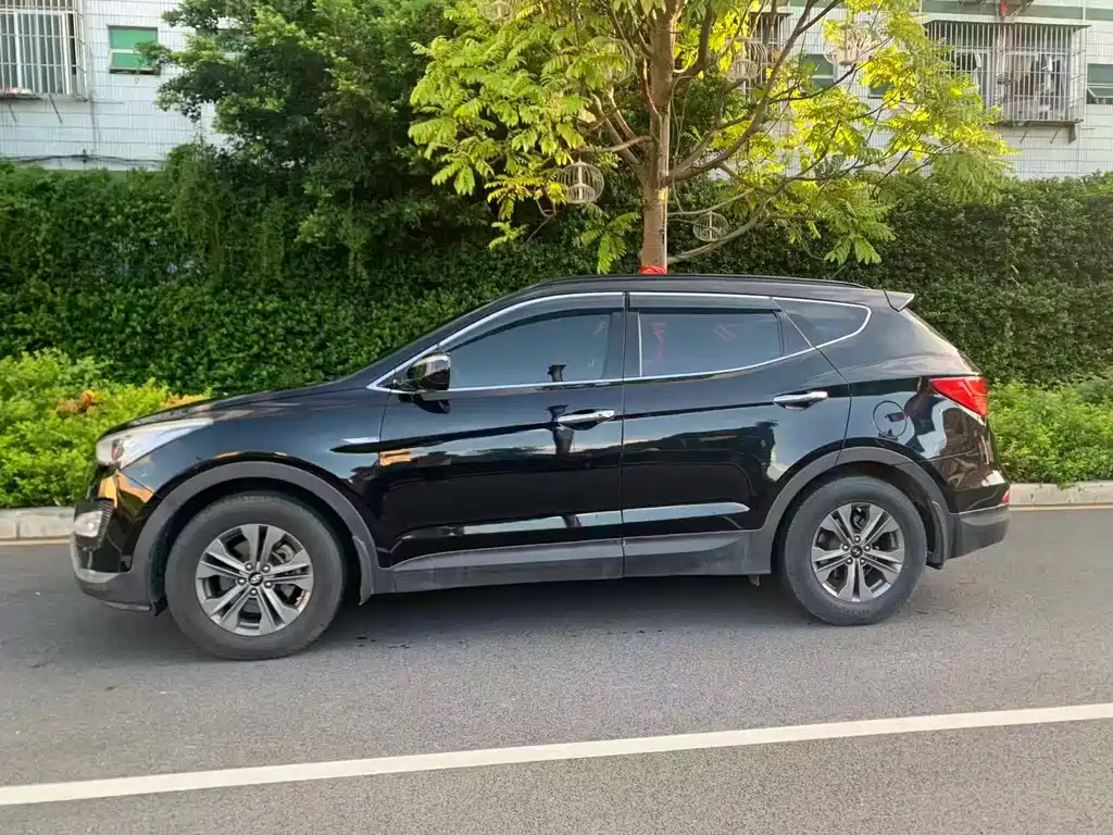 HYUNDAI SANTAFE 2013