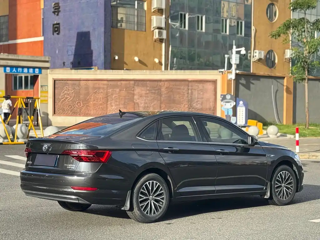 VOLKSWAGEN SAGITAR 2021
