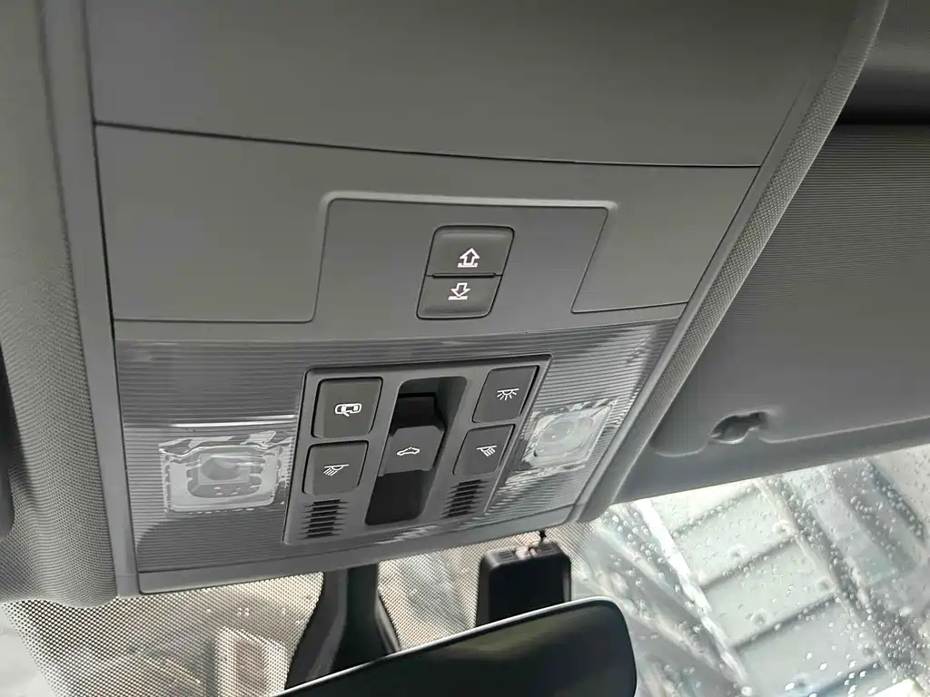 VOLKSWAGEN TIGUAN L 2024