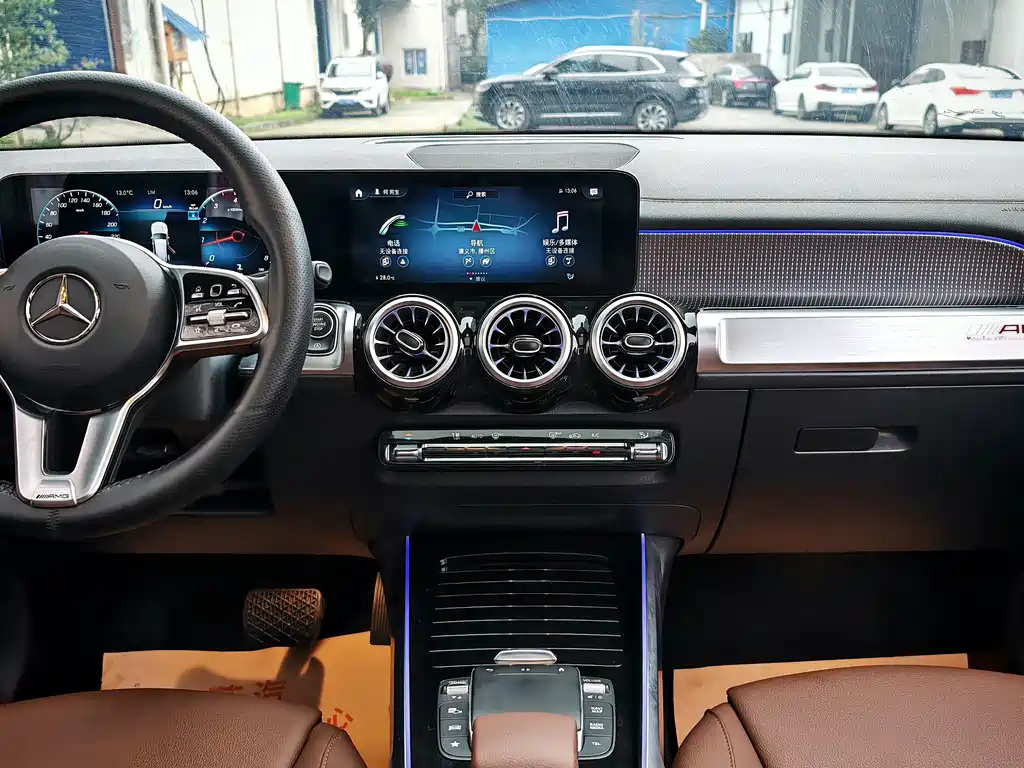 MERCEDES BENZ GLB 2023