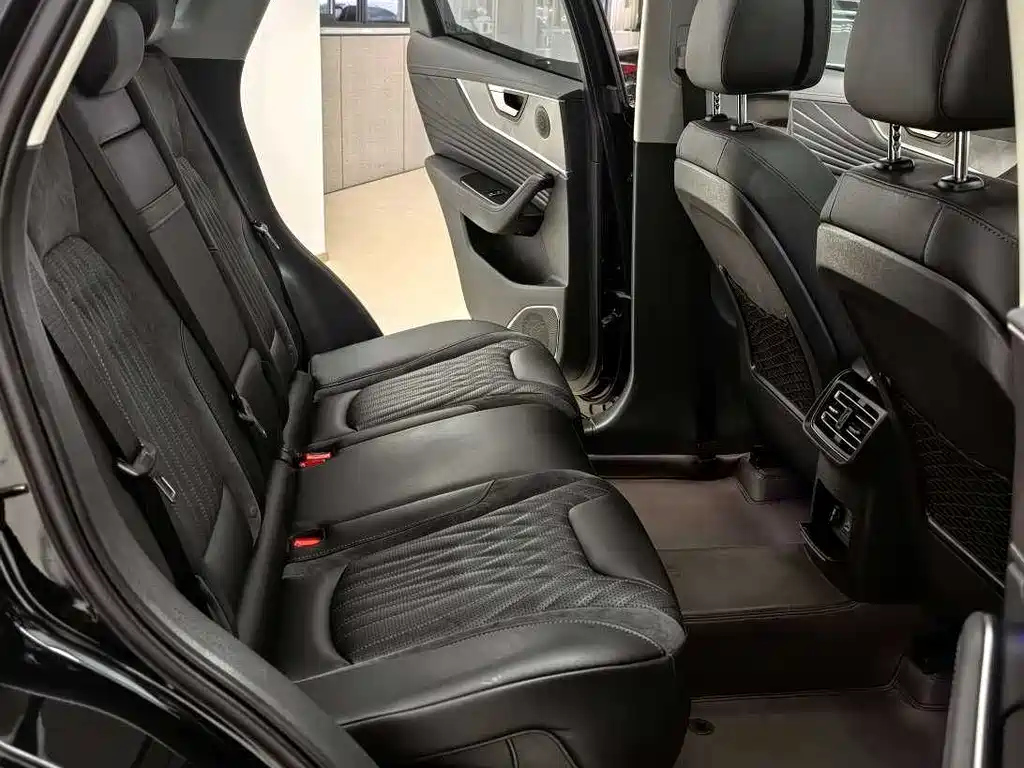 HONGQI HS5 2024