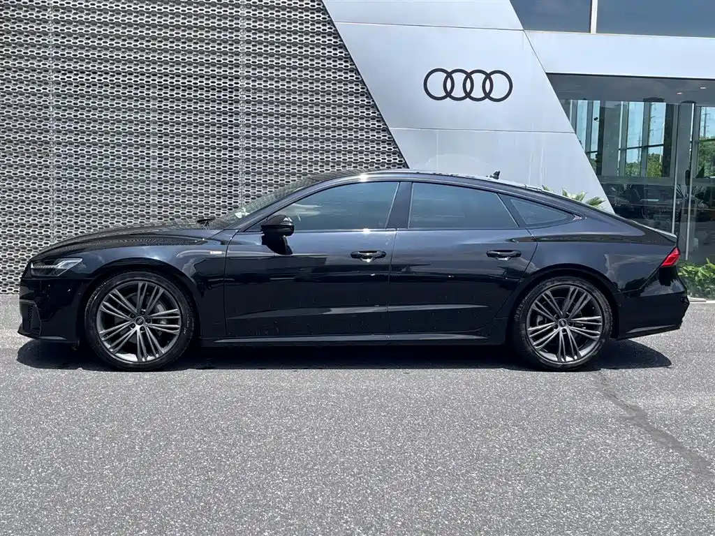 AUDI A7 2023