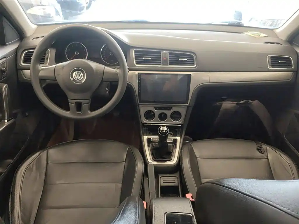 VOLKSWAGEN LAVIDA 2013
