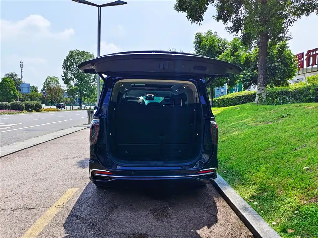 HONGQI HQ9 2023