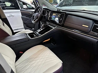 TRUMPCHI M8  2023 YEAR  390T PREMIUM ENJOY ED 2023