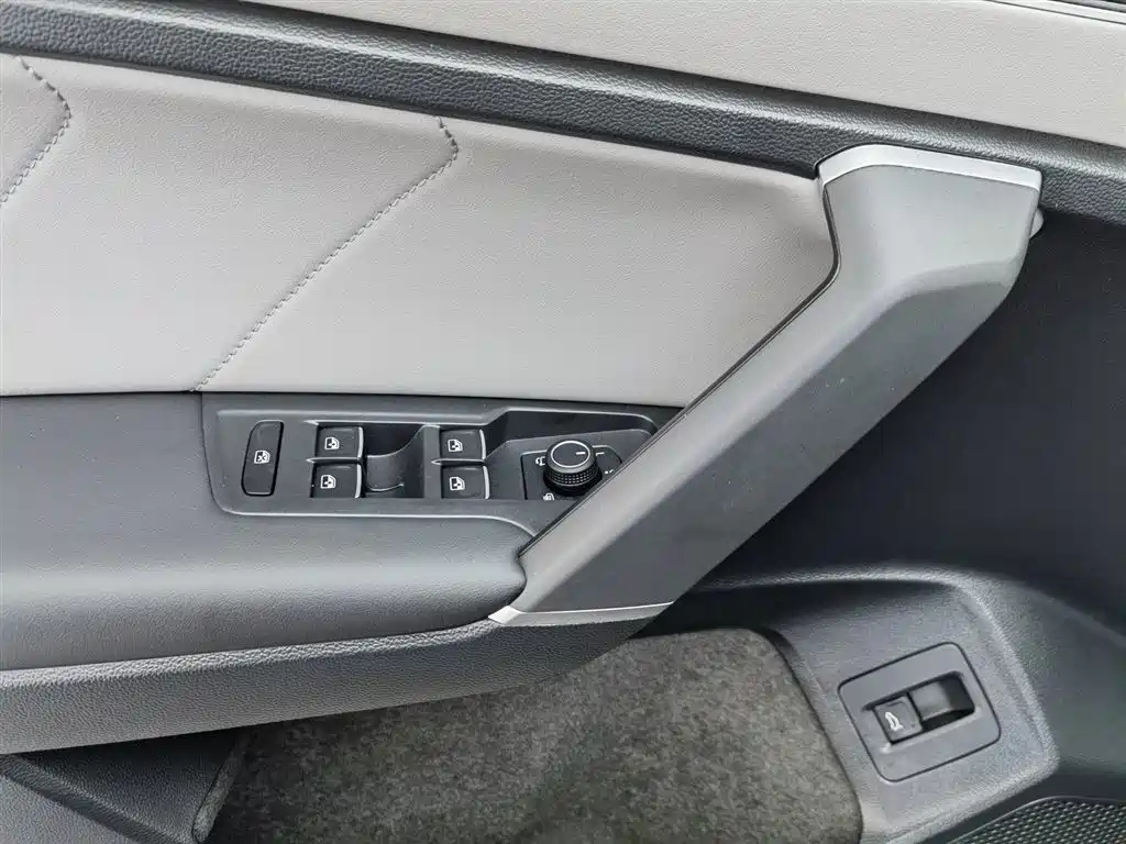 VOLKSWAGEN TAYRON 2024