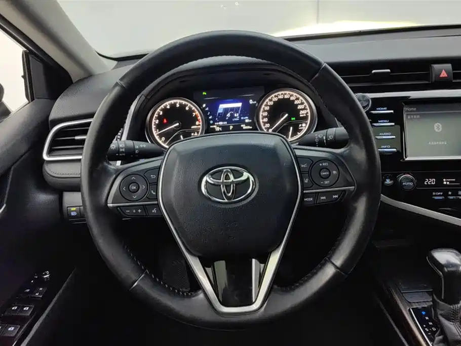 TOYOTA CAMRY 2018