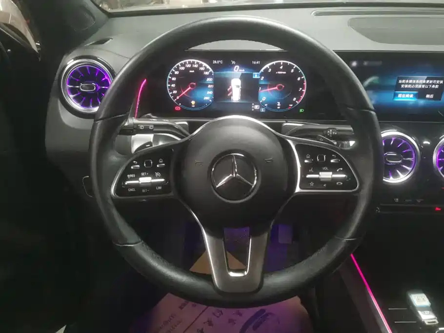 MERCEDES BENZ GLB 2021