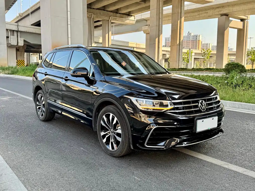 VOLKSWAGEN TIGUAN L 2023