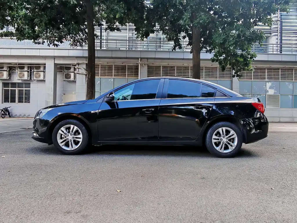 CHEVROLET CRUZE 2015