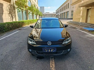 VOLKSWAGEN SAGITAR 2013