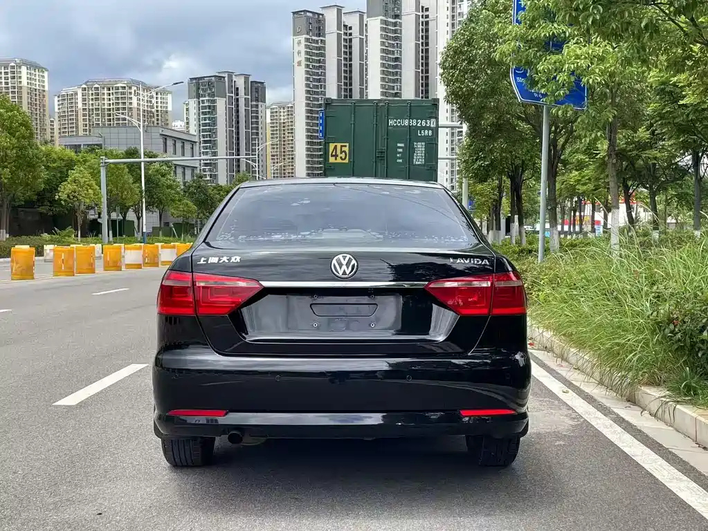 VOLKSWAGEN LAVIDA 2013