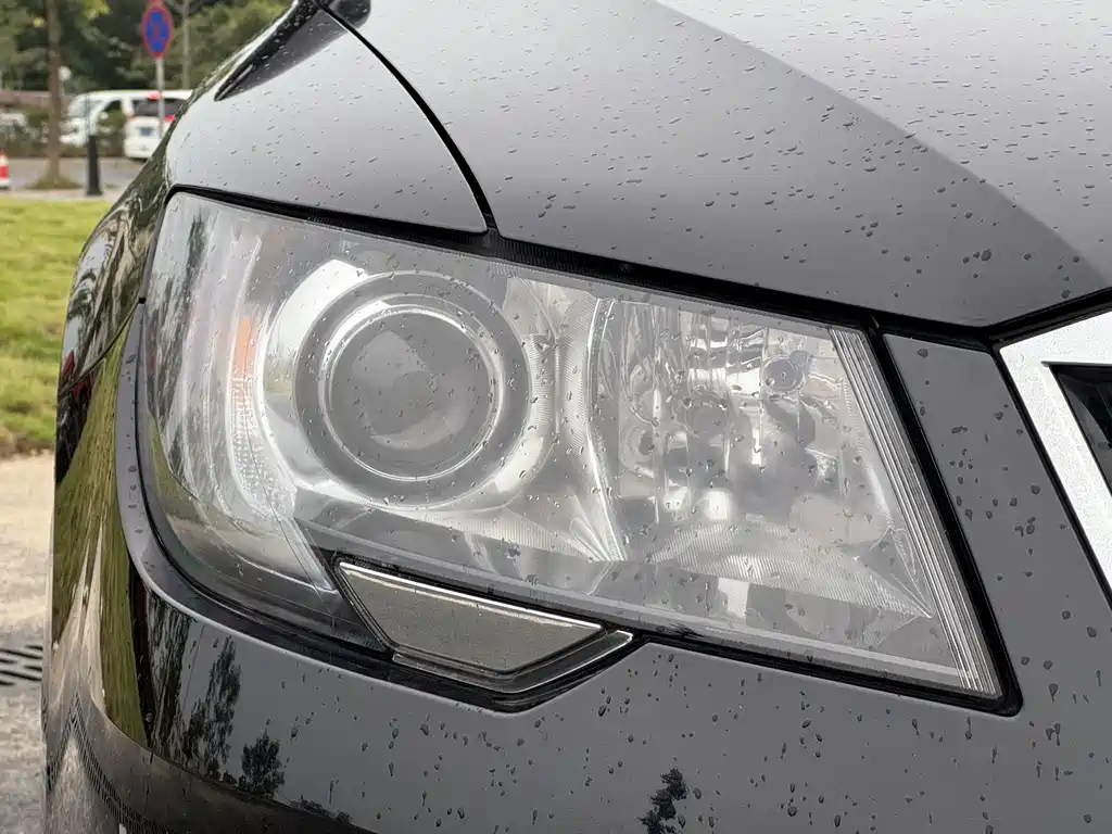 SKODA SUPERB 2013