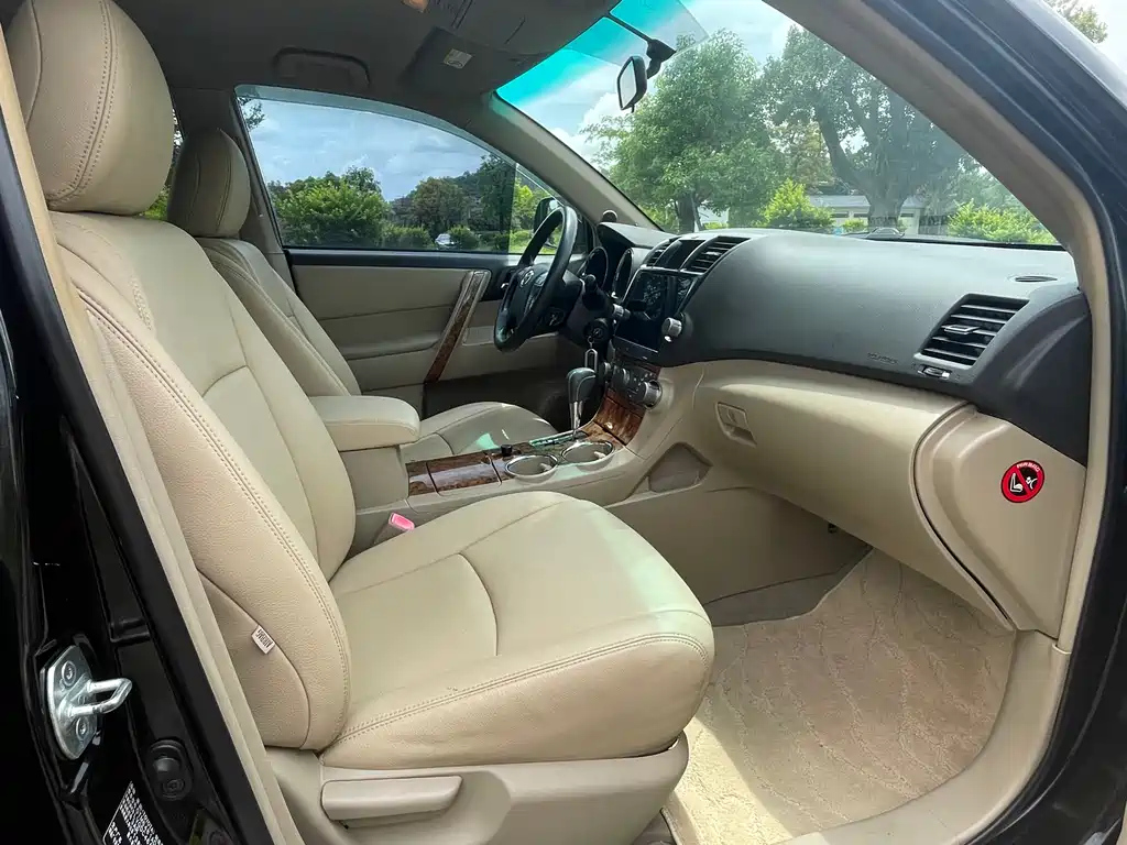 TOYOTA HIGHLANDER 2012