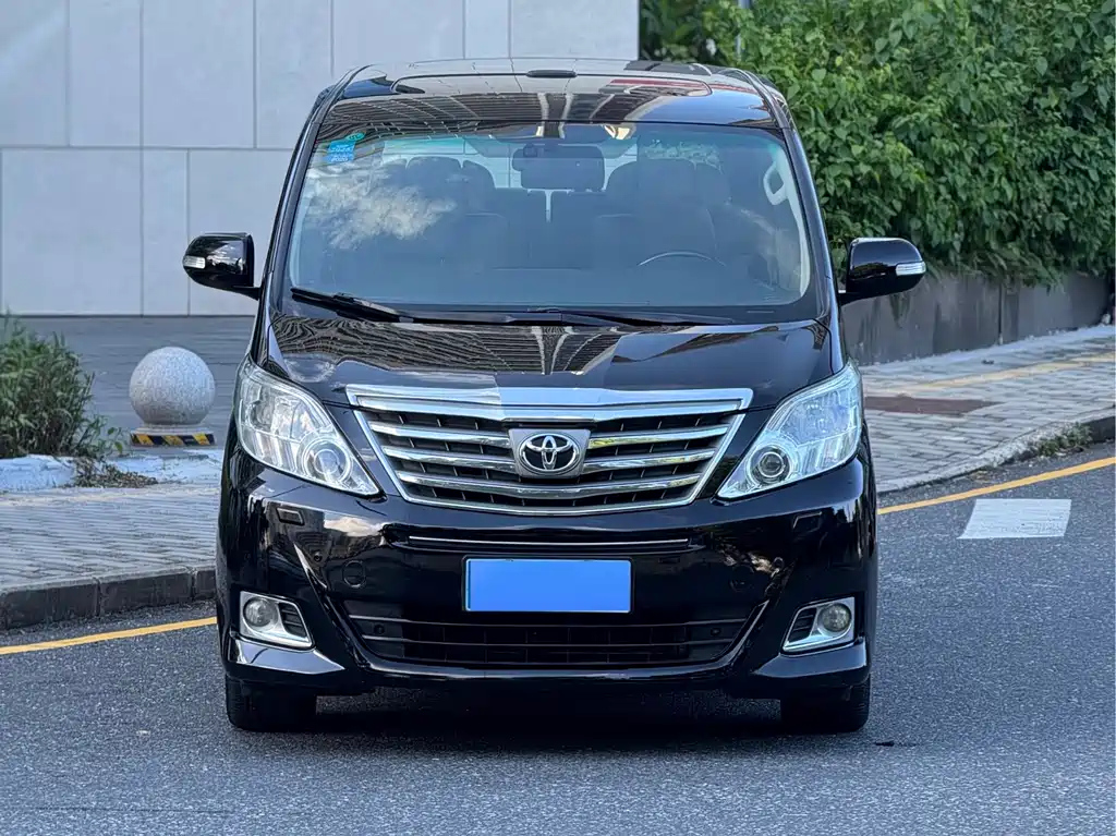 TOYOTA ALPHARD 2012