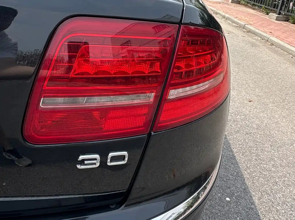 AUDI A8 2010