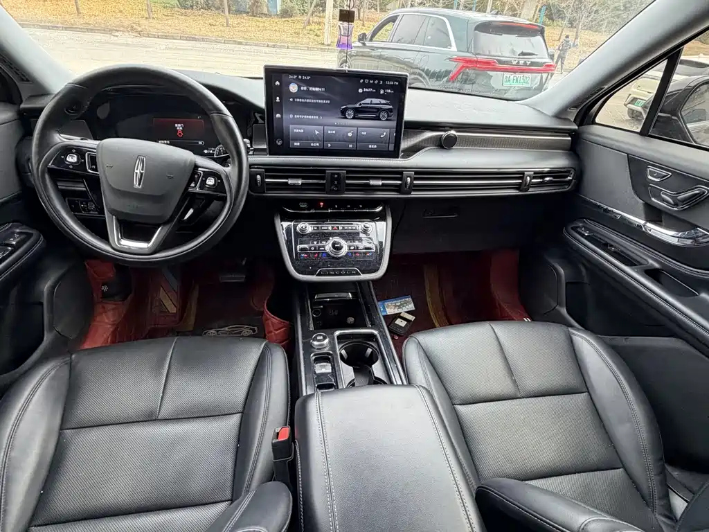 LINCOLN ADVENTURER 2022