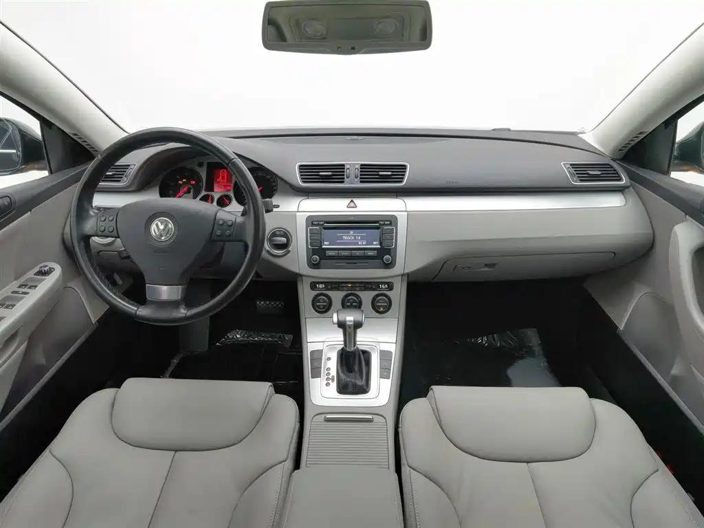 VOLKSWAGEN MAGOTAN 2011