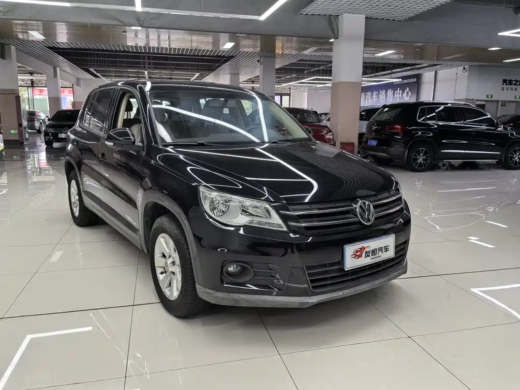VOLKSWAGEN TIGUAN 2012