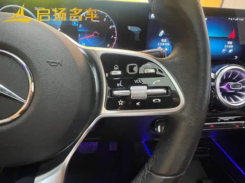 MERCEDES BENZ GLB 2023