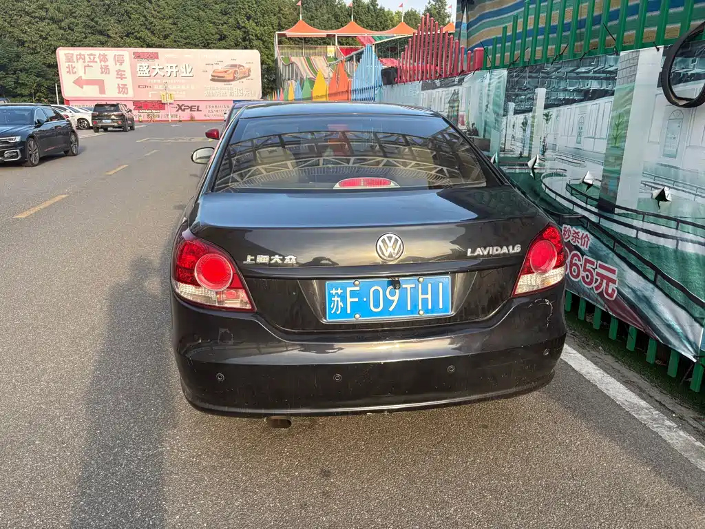 VOLKSWAGEN LAVIDA 2013
