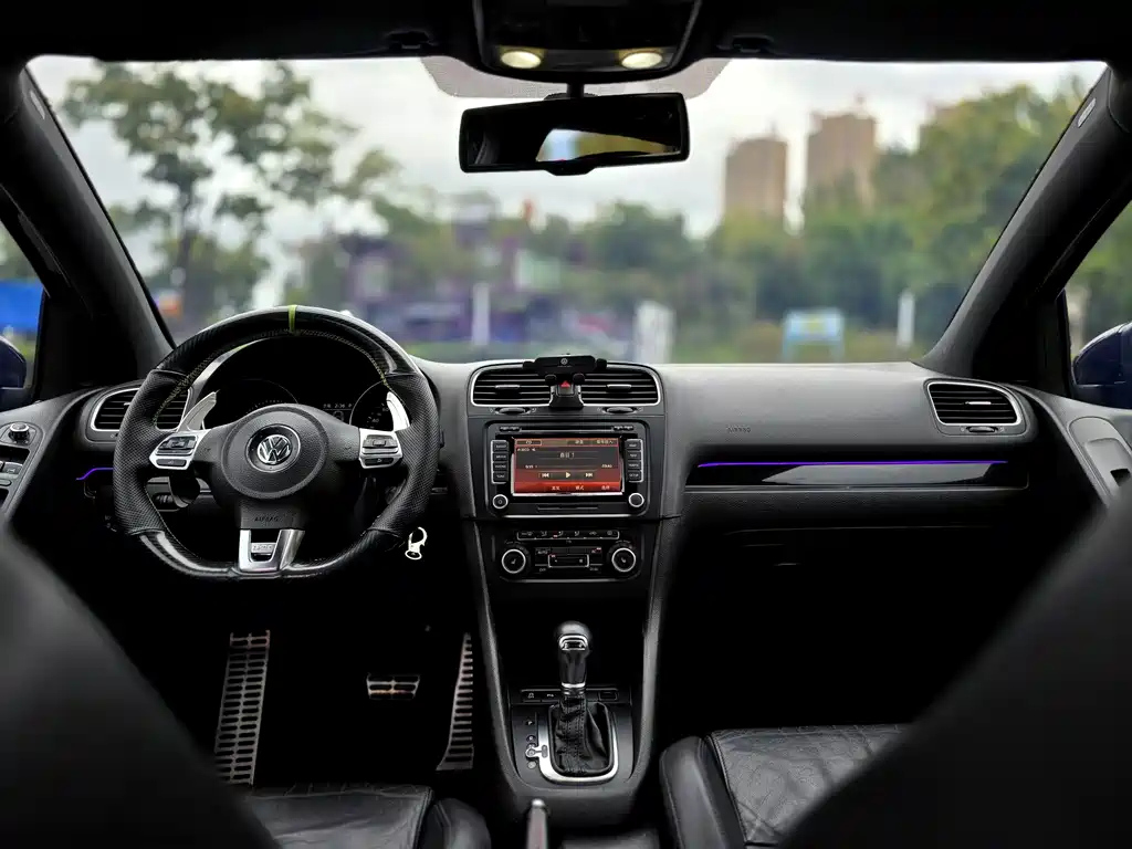 VOLKSWAGEN GOLF GTI 2012