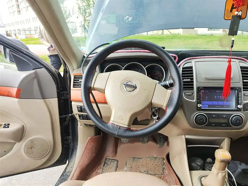 NISSAN SYLPHY 2015