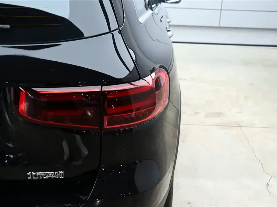 MERCEDES BENZ GLB 2025