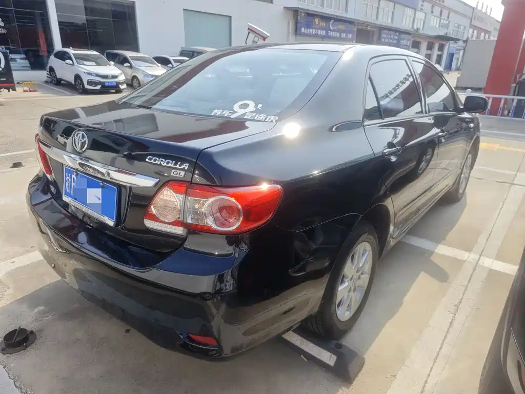 TOYOTA COROLLA 2011