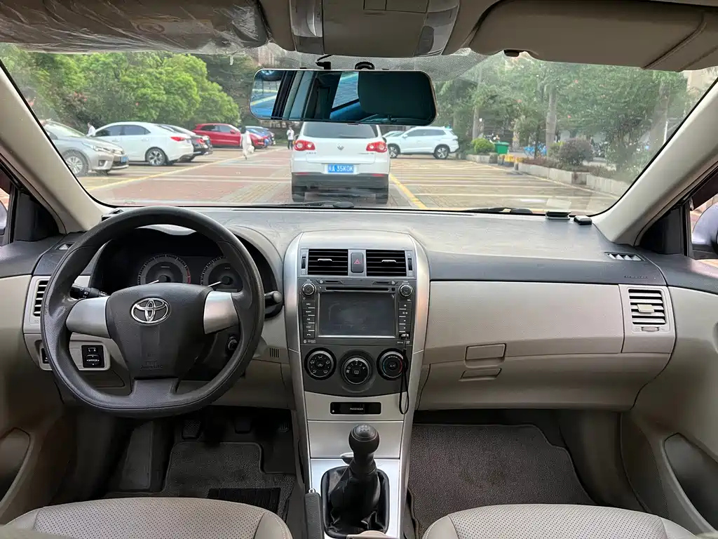 TOYOTA COROLLA 2012
