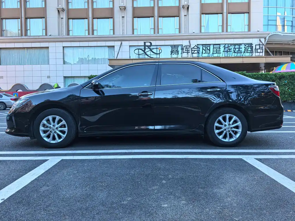 TOYOTA CAMRY 2016