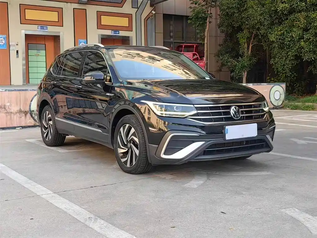 VOLKSWAGEN TIGUAN L 2022