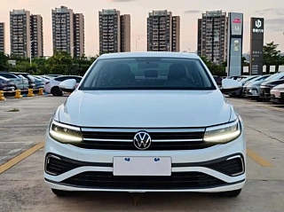 VOLKSWAGEN BORA  2023