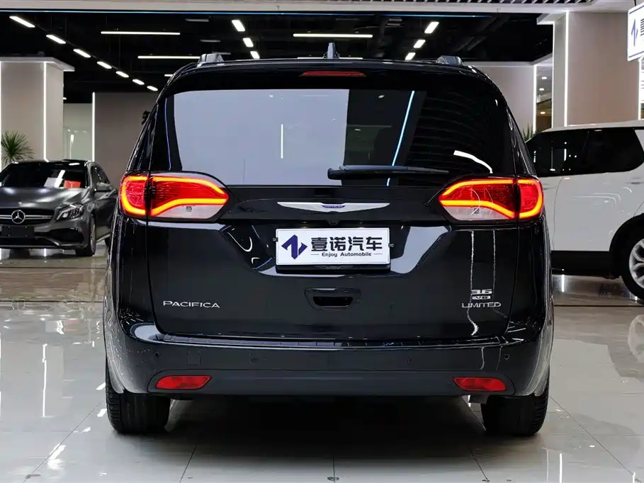 CHRYSLER OTHER 2017