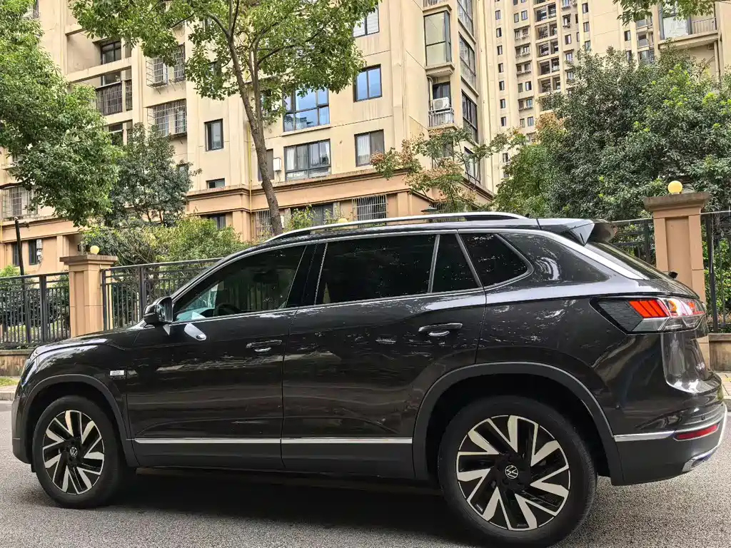 VOLKSWAGEN TAYRON 2025