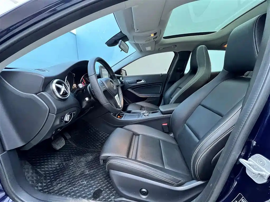 MERCEDES BENZ GLA 2016