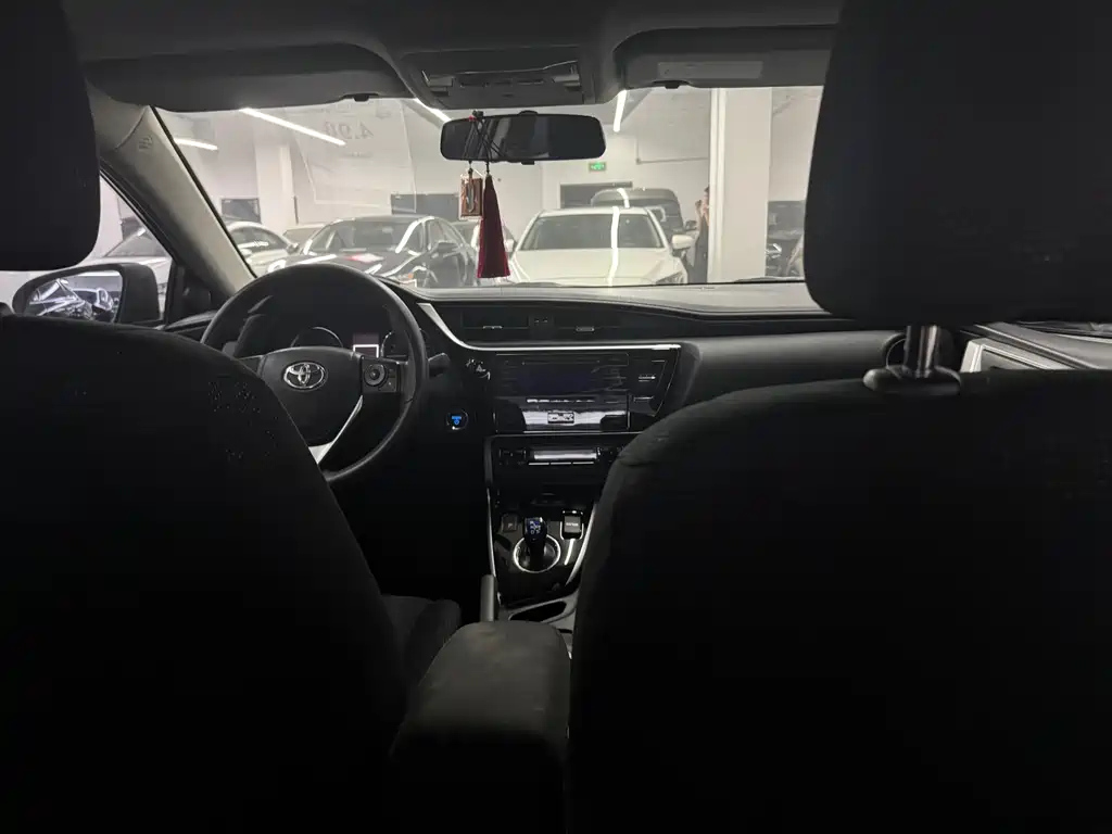 TOYOTA COROLLA 2017