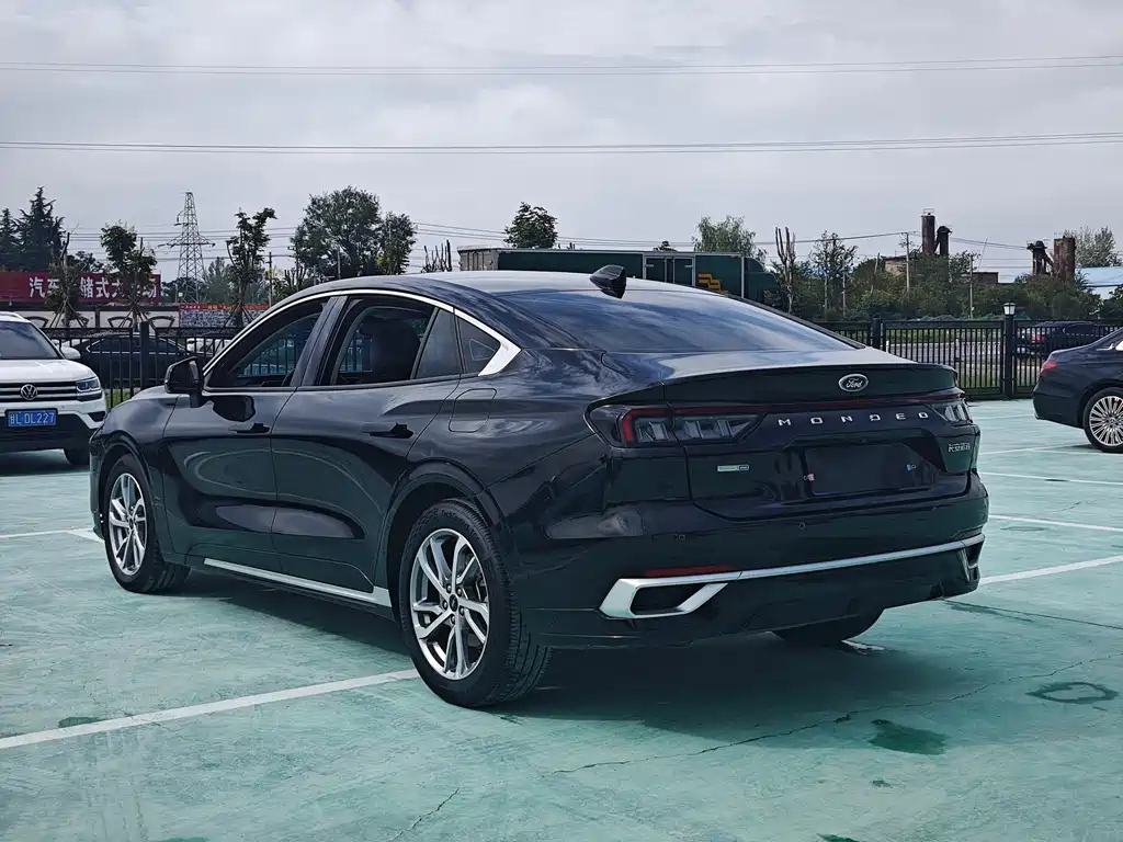 FORD MONDEO 2023