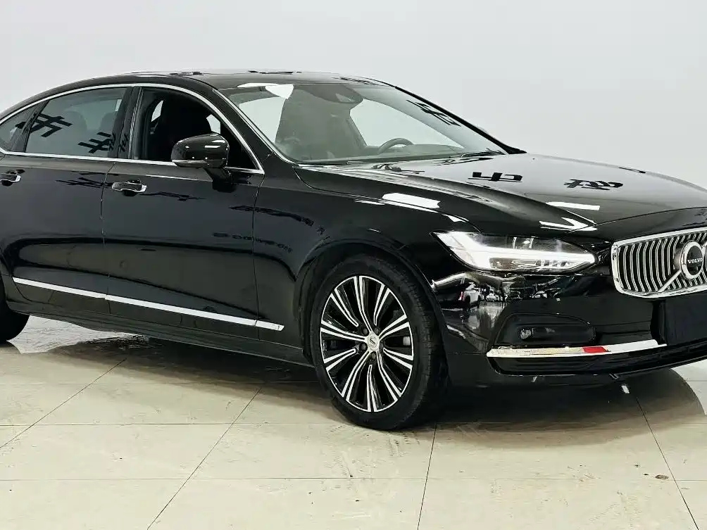 VOLVO S90 2021