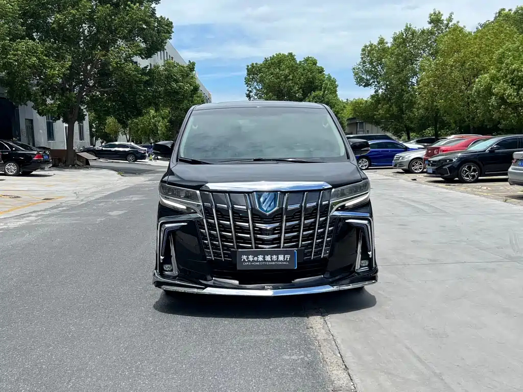 TOYOTA ALPHARD 2015