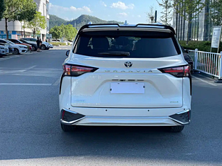 TOYOTA GRANVIA  2023 YEAR 2.5L HYBRID DELUXE EDITION 2023