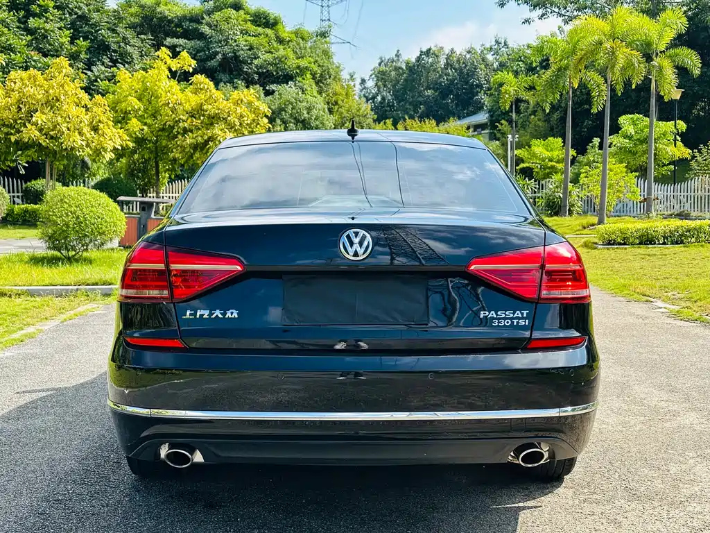 VOLKSWAGEN PASSAT 2018