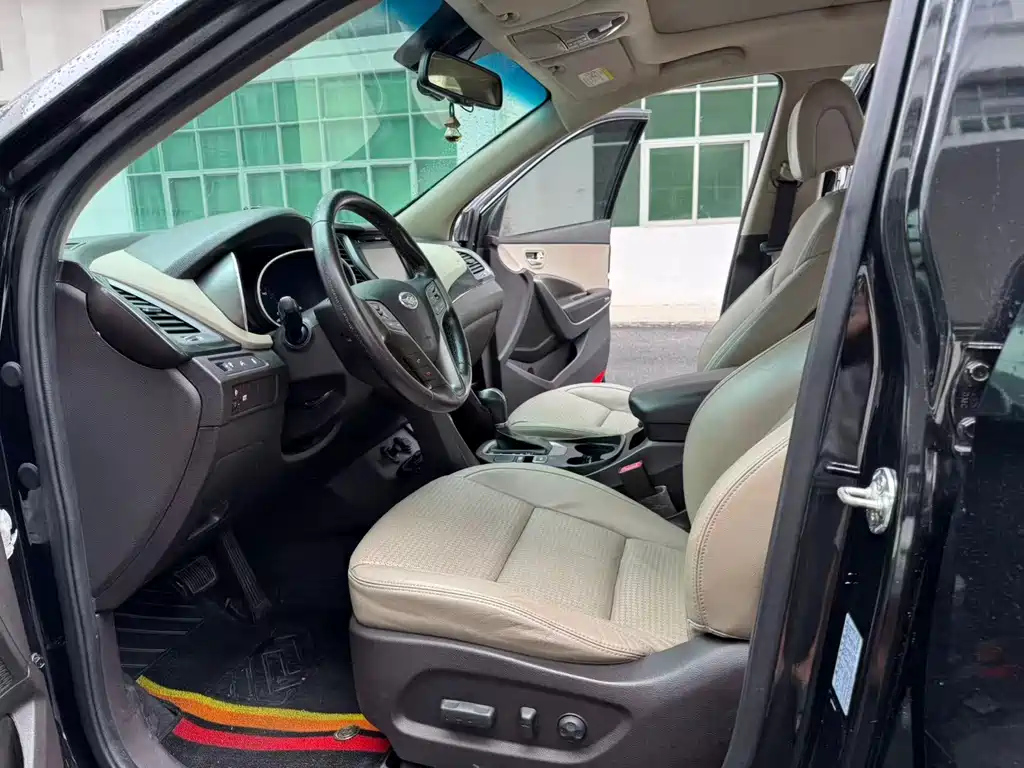 HYUNDAI SANTAFE 2013