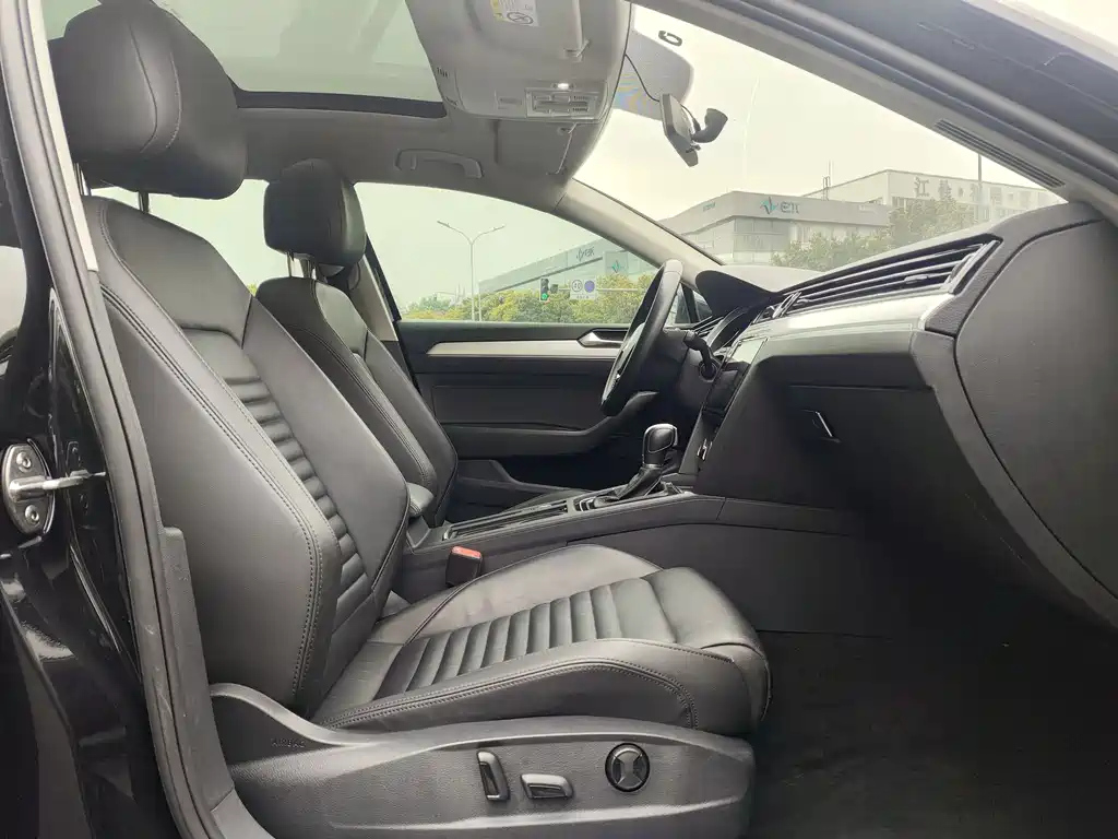 VOLKSWAGEN MAGOTAN 2018