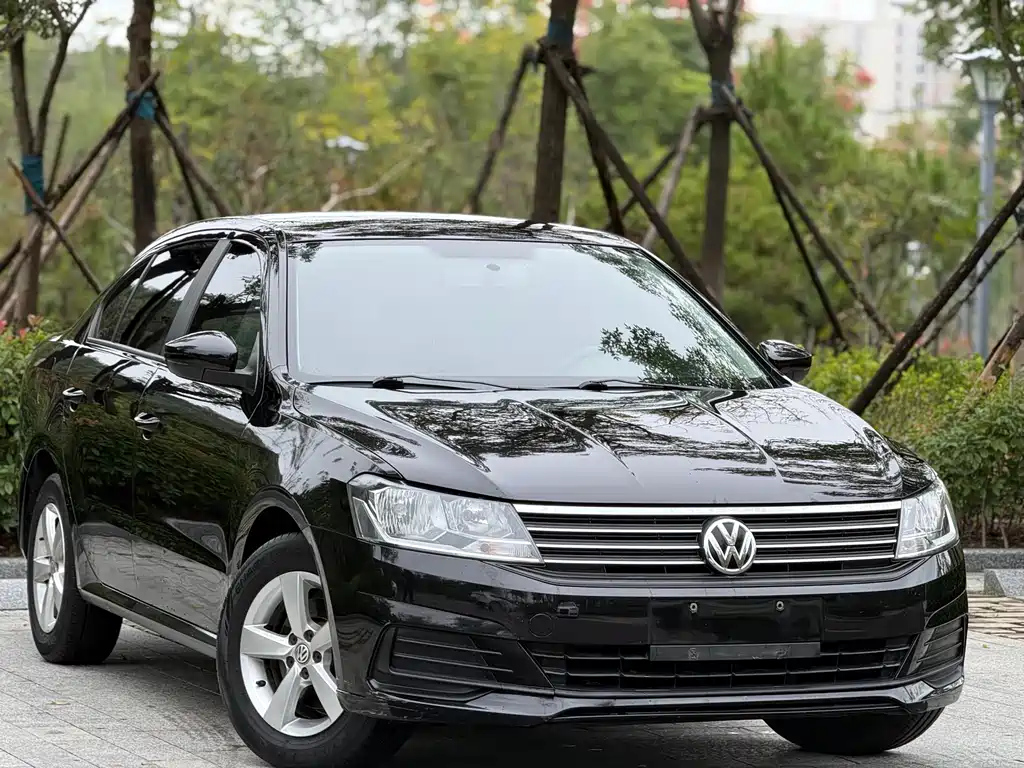 VOLKSWAGEN LAVIDA 2020