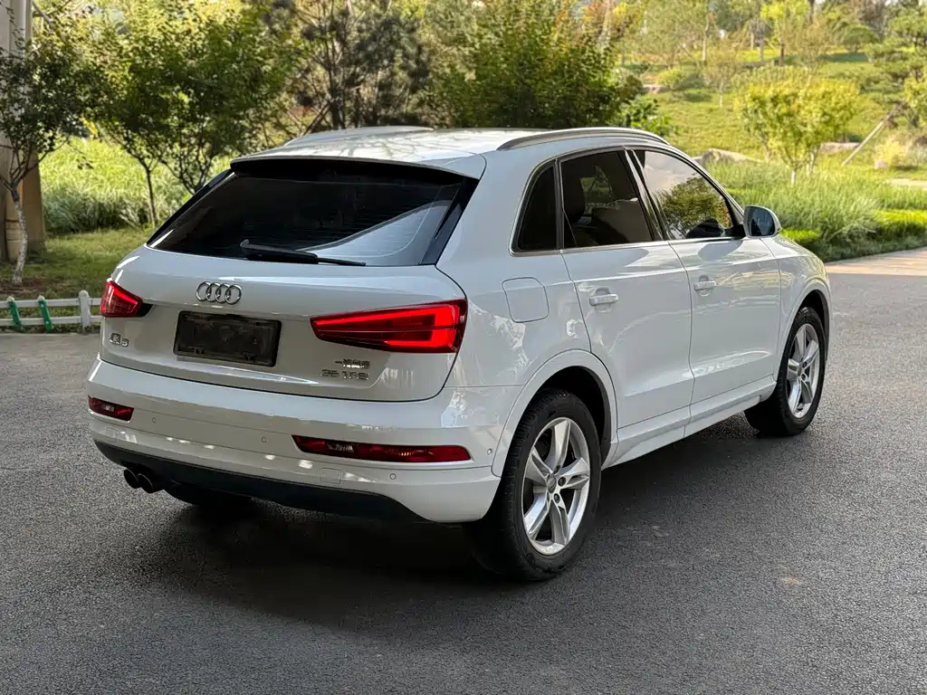 AUDI Q3 2017