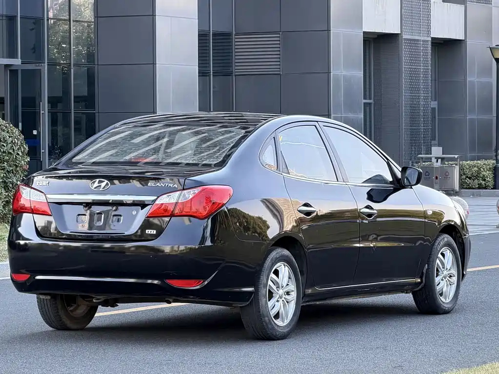 HYUNDAI CELESTA 2015