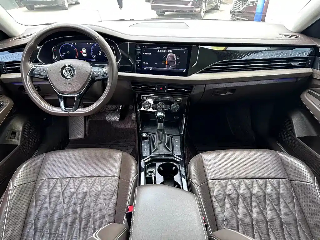 VOLKSWAGEN PASSAT 2020