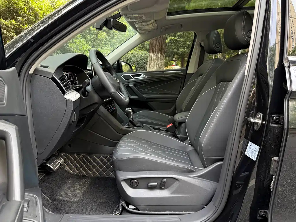 VOLKSWAGEN TIGUAN L 2024
