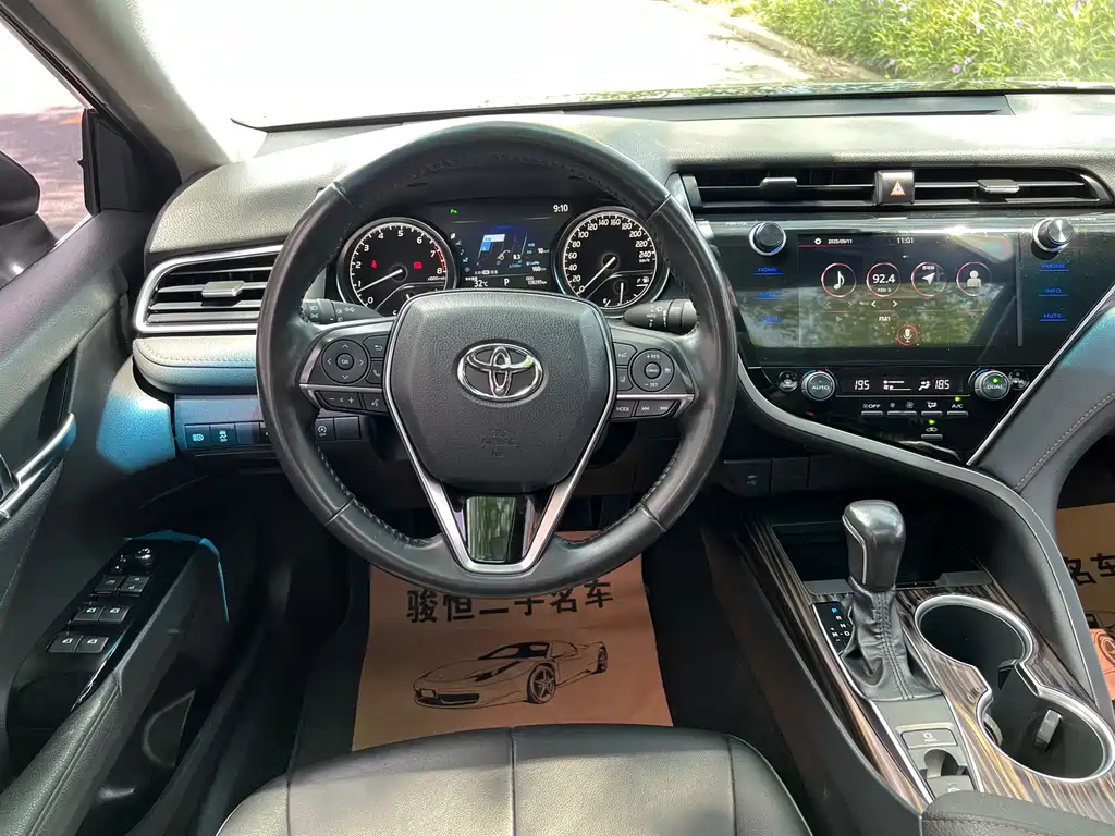 TOYOTA CAMRY 2019